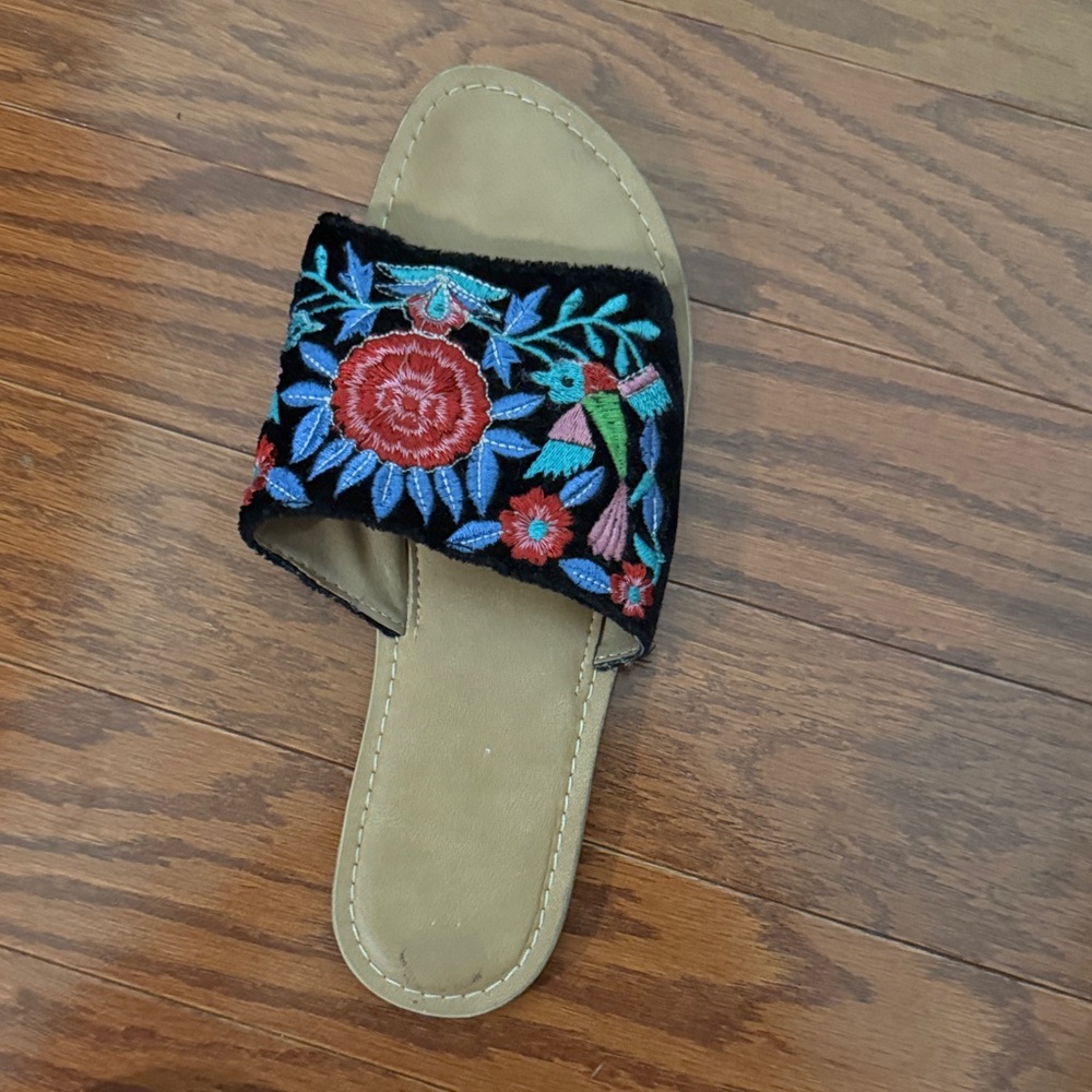 Chinese Laundry Black and Multicolor Embroidered Sandals